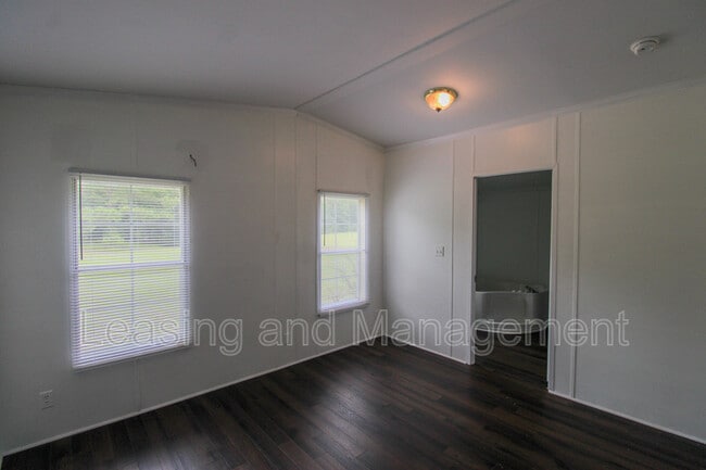 Building Photo - 3716 State Rd S-10-1333