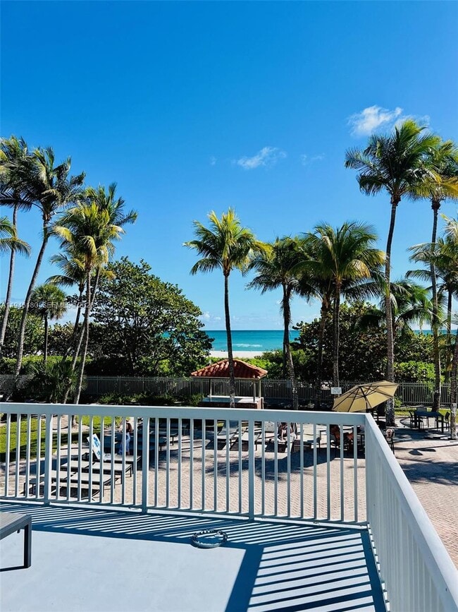 Building Photo - 2655 Collins Ave