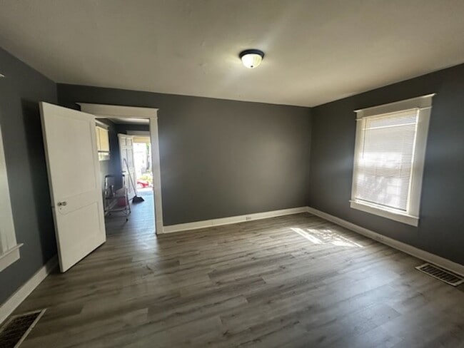 Building Photo - Cozy 3BR/1Ba house with unfinished basement