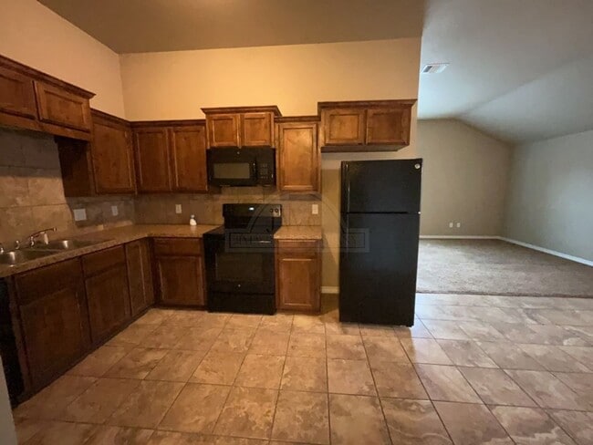 Building Photo - 203 Sladecek Dr