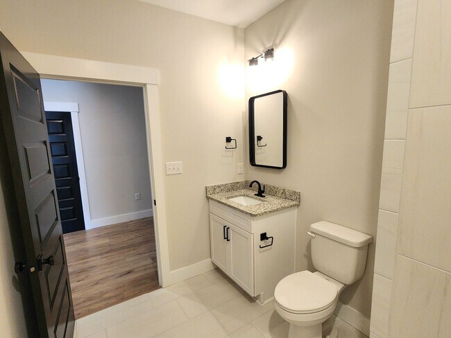 Building Photo - Stunning new executive home in Gulf Shores!