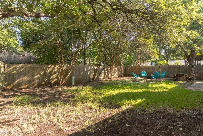 Building Photo - 10102 Missel Thrush Dr