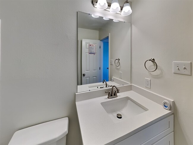 Building Photo - 28918 Village Creek Loop