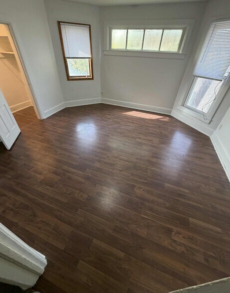 Bedroom 1 - 212 7th Ave SE