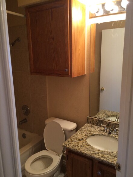 Building Photo - 13941 Maricella Ln