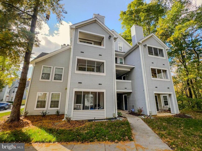 Building Photo - 13560 Lord Sterling Pl