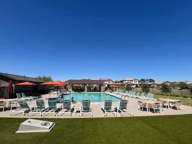 Building Photo - 14118 W Hackamore Dr