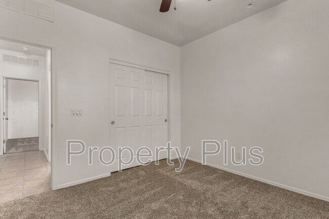 Building Photo - 4211 N 153rd Dr