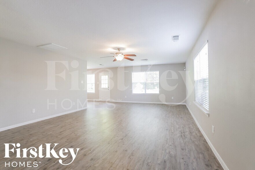 Building Photo - 2911 Cypress Island Dr