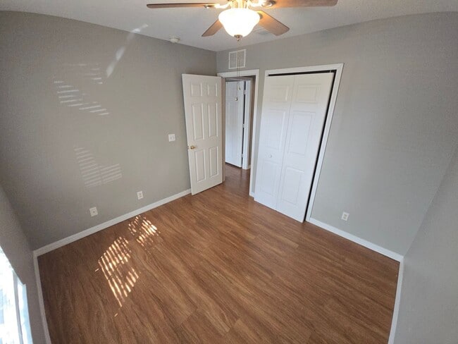 Building Photo - 3/3 Townhome In Valrico