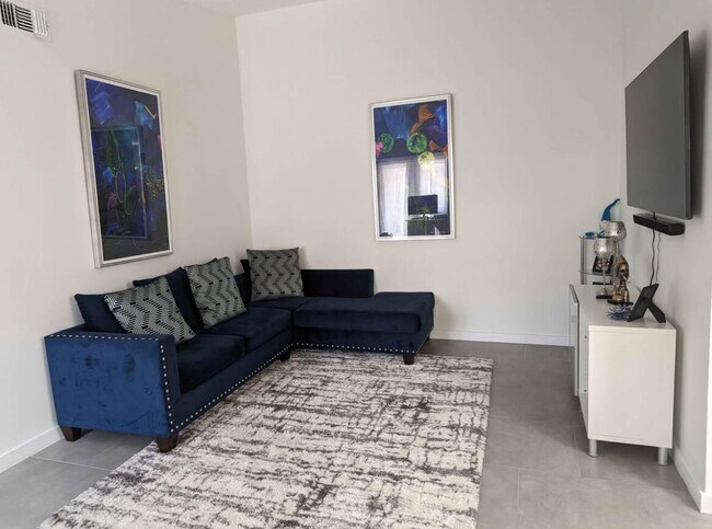 Building Photo - 1504 Waterview Cir