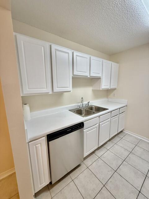 Building Photo - 957 Tray Dr