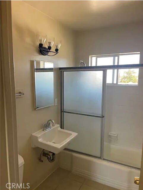 Building Photo - 15 E Los Higos St