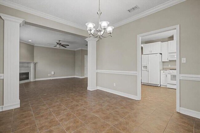 Building Photo - 2 Story Garden Killearn Home