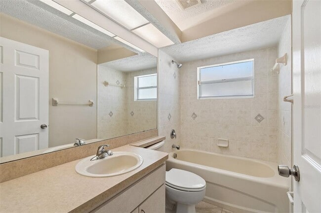 Building Photo - 7904 Floradora Dr