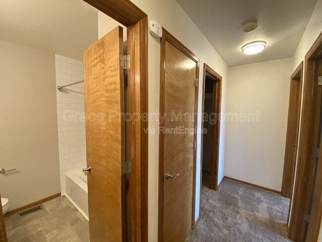 Building Photo - 13052 Grape Ct
