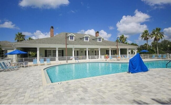 Building Photo - Charming 2BR Duplex in North Port