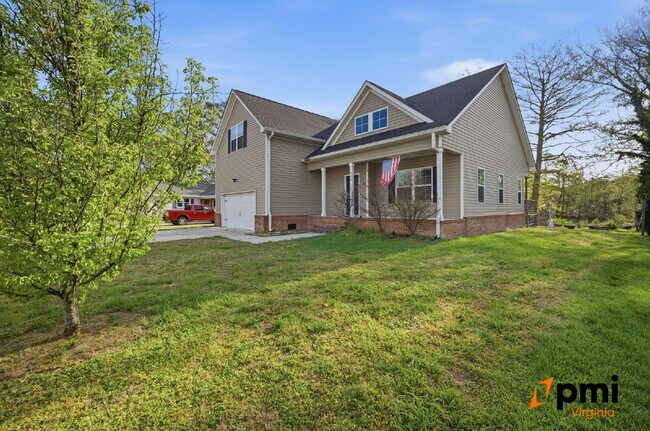 Building Photo - Stunning 5 Bedroom Waterfront Home with 2 car garage