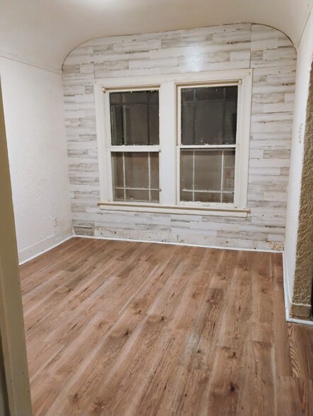 Building Photo - 510 Vanderbilt St