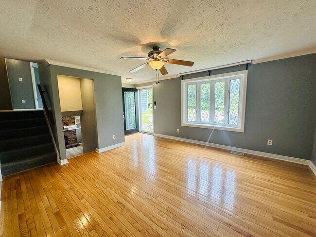 Building Photo - 1416 Hagen Rd