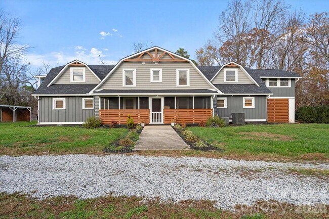 Building Photo - 2708 Mooresville Rd