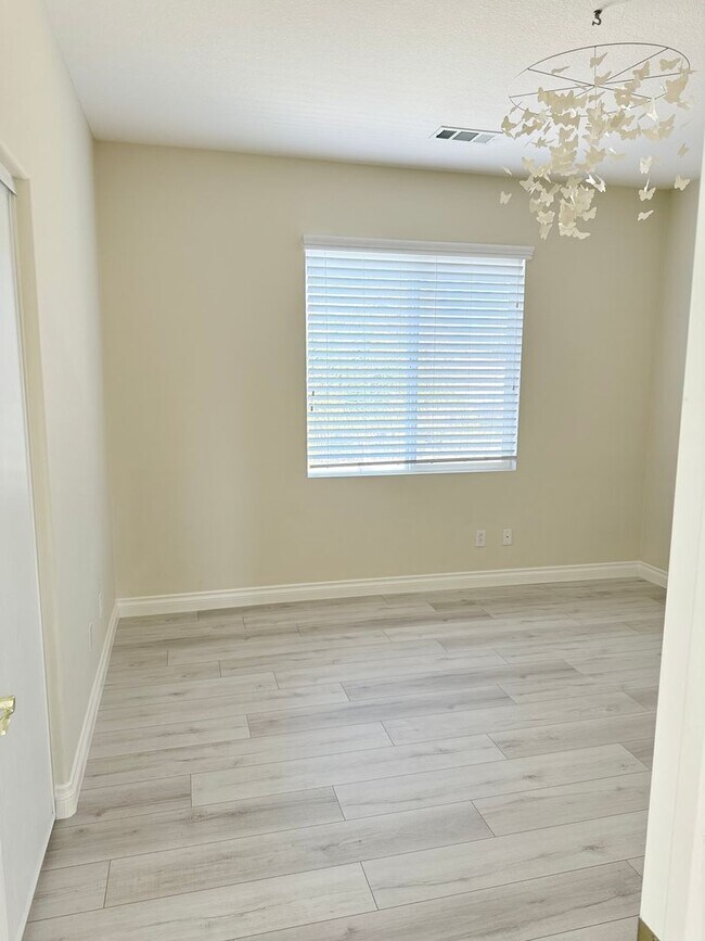 Building Photo - Executive 4 Bedroom Home for Rent