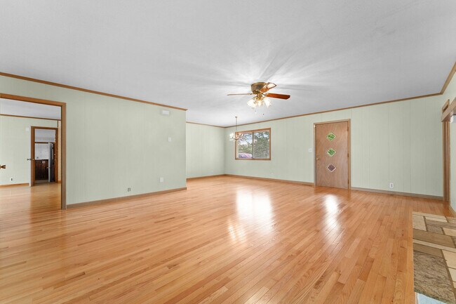 Building Photo - 471 Parkside Dr