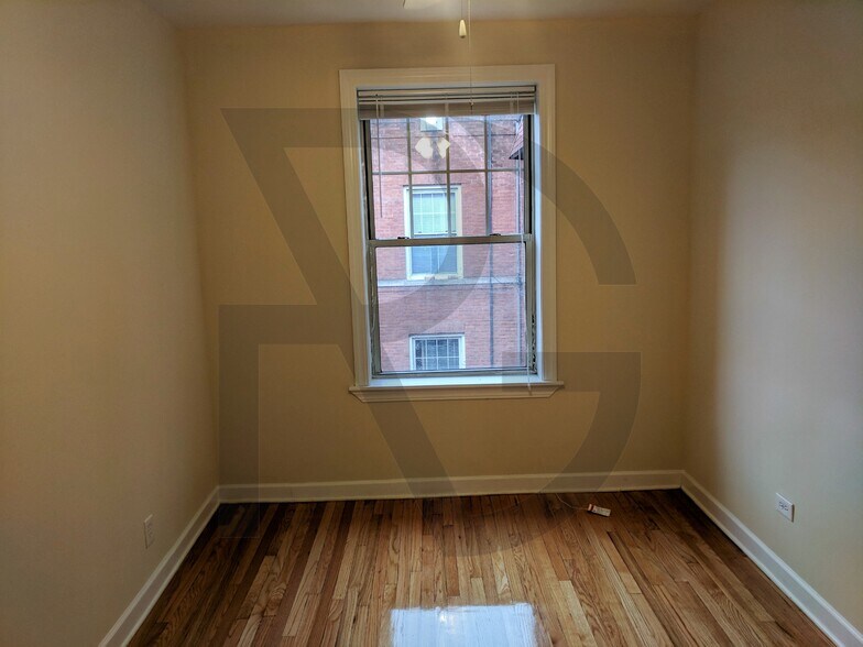 Building Photo - 540 W Aldine Ave