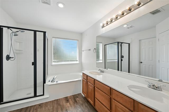 Building Photo - 132 Shumard Dr