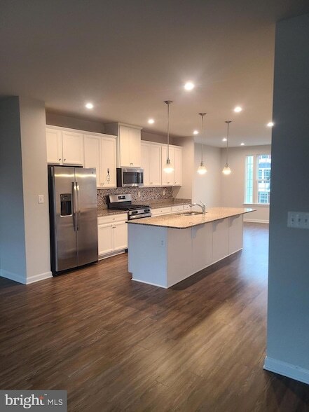 Building Photo - 1006 Valley Run Dr