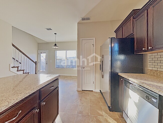 Building Photo - 4009 Fox Run N