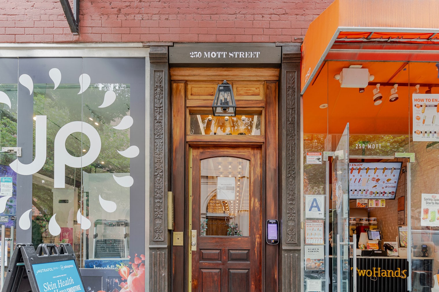 Building Photo - 250 Mott St