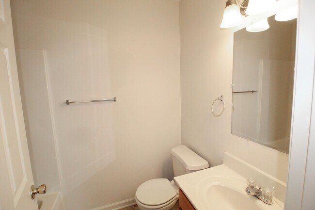 Building Photo - 189 Griffin Ln