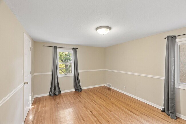 Building Photo - 4416 Lyndale Ave S