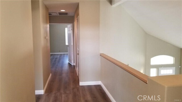 Building Photo - 424 Dylan Dr