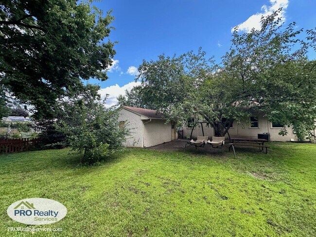 Building Photo - 3 Bedroom Home in South Saint Paul
