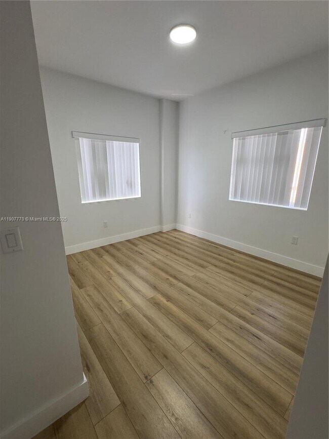 Building Photo - 1534 NW 1st St