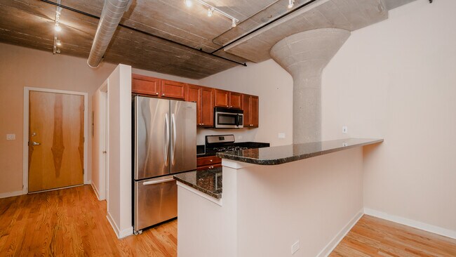 Building Photo - 1150 W 15th St