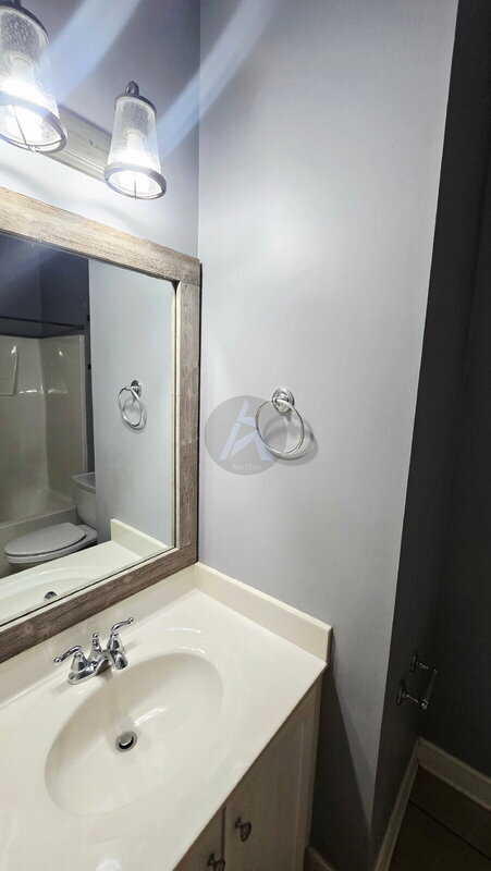 Building Photo - 203 Elmbrook Ln