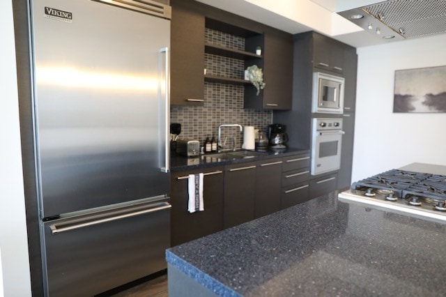 Building Photo - 15 MacArthur Pl