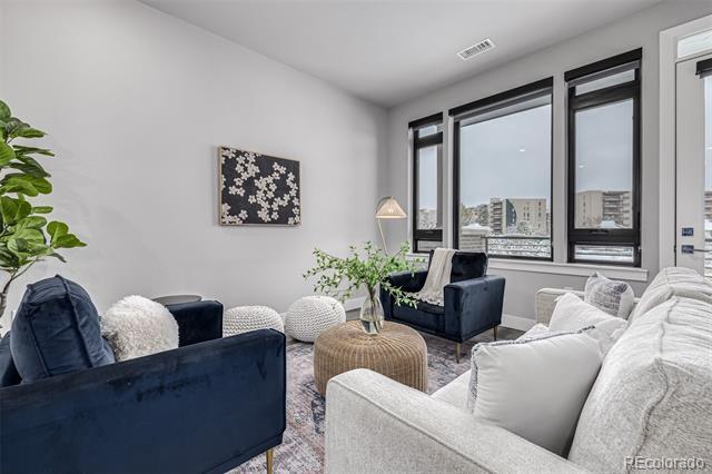 Building Photo - 6618 E Lowry Blvd