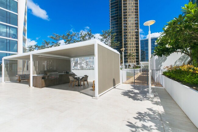 Building Photo - KOULA 2b2b1pkg Ready to Move In!