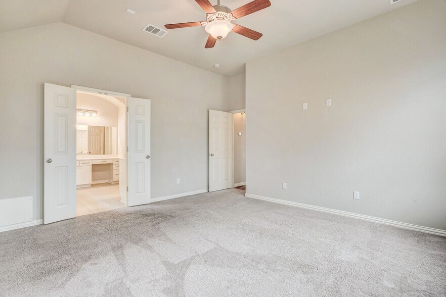 Building Photo - 213 Mindy Way