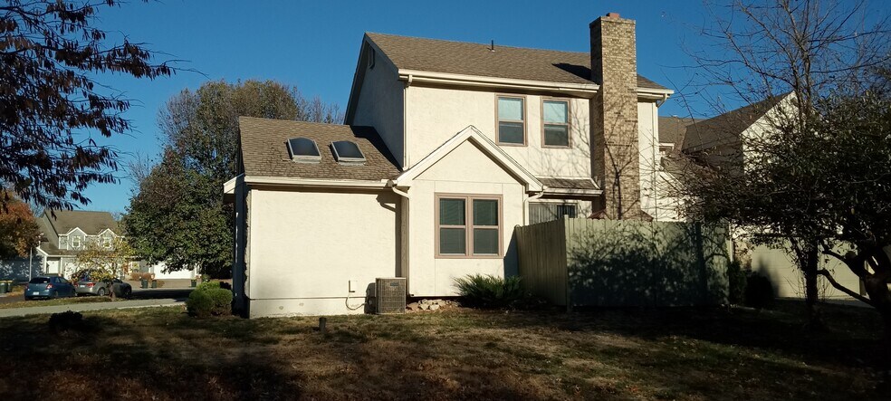 Building Photo - 11631 Bluejacket St