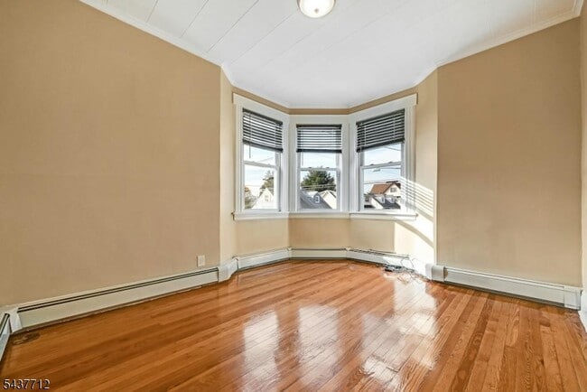 Building Photo - 74 Plauderville Ave