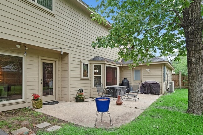 Building Photo - 16130 Hexham Dr