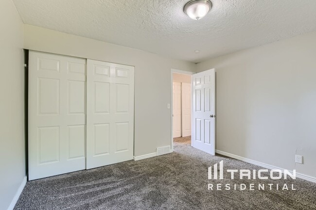 Building Photo - 667 W 2200 N