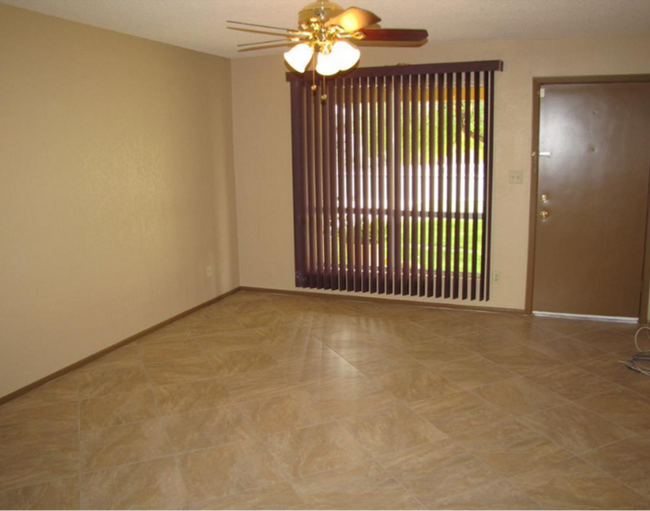 Building Photo - Beautiful 3 bedroom/2 bath Home in Phoenix