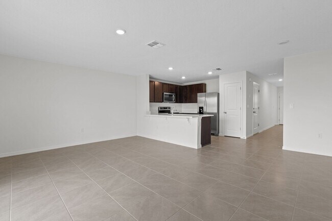 Building Photo - Townhouse at Laurel Commons
