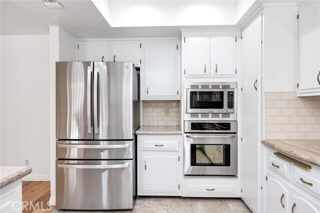 Building Photo - 41363 Plumrose St